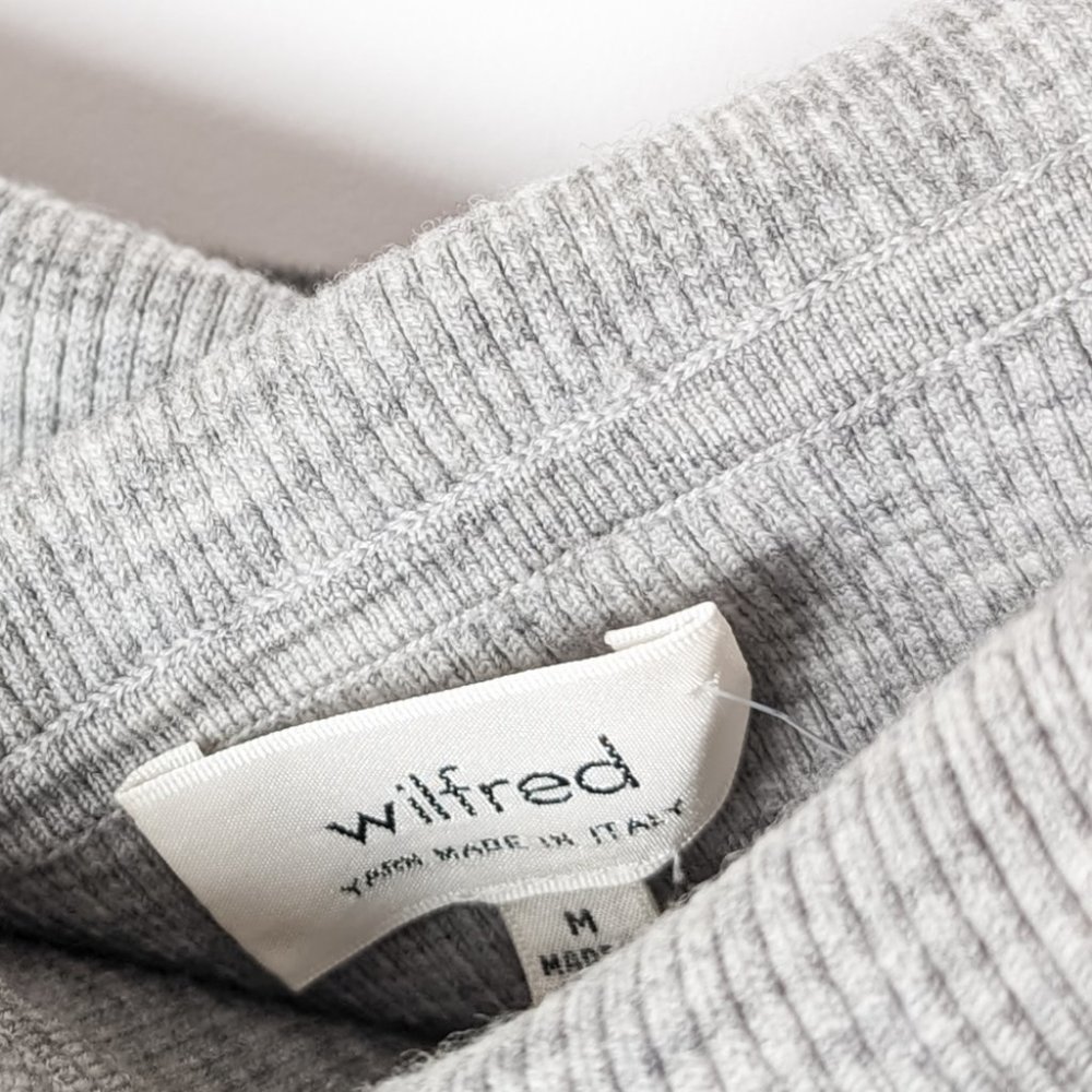❌SOLD❌ WILFRED Croquis Sweater  Ribbed Off Shoulder Light Grey Aritzia - Picture 10 of 11